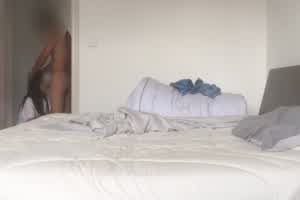 约炮女大学生，身材一绝  背景图片