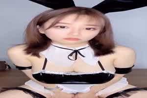 周大萌 顶级巨乳兔女郎女仆装极限诱惑  背景图片