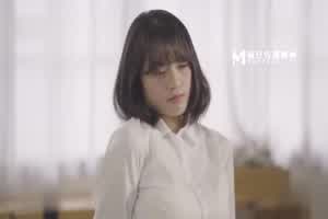 麻豆 清纯学生首次下海  背景图片