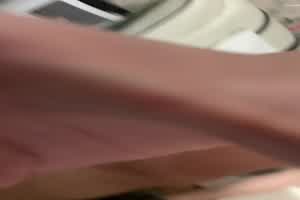 19岁黄发妹第一次约炮害羞到不敢抬起头  背景图片