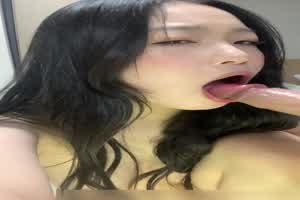 yumi_03-想要拥有一根真正的鸡巴口交  背景图片