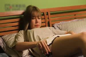 变性体验肉棒高潮  背景图片