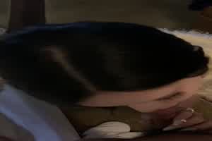 骚货中的天花板顾灵曦 巨乳网红 和金主约啪视频 豪乳S型完美身材灵活  背景图片