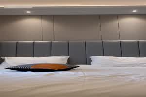 小哥重金约炮洛丽塔学妹❤️各种姿势爆插她的粉嫩小鲍鱼，这么小就知道挣钱了，太嫩了，极品  背景图片