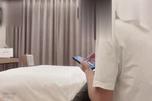 吴某凡嫖过的外围又爆操 性感兼差正妹抽插到她下面出白浆  背景图片