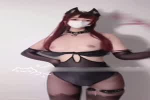 拿着红丁字裤诱惑  背景图片