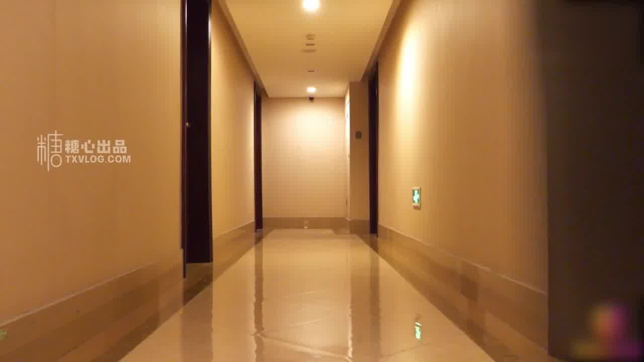  糖心Vlog 纯欲兔女郎欢迎回家主人 晚晚酱 的剧照3