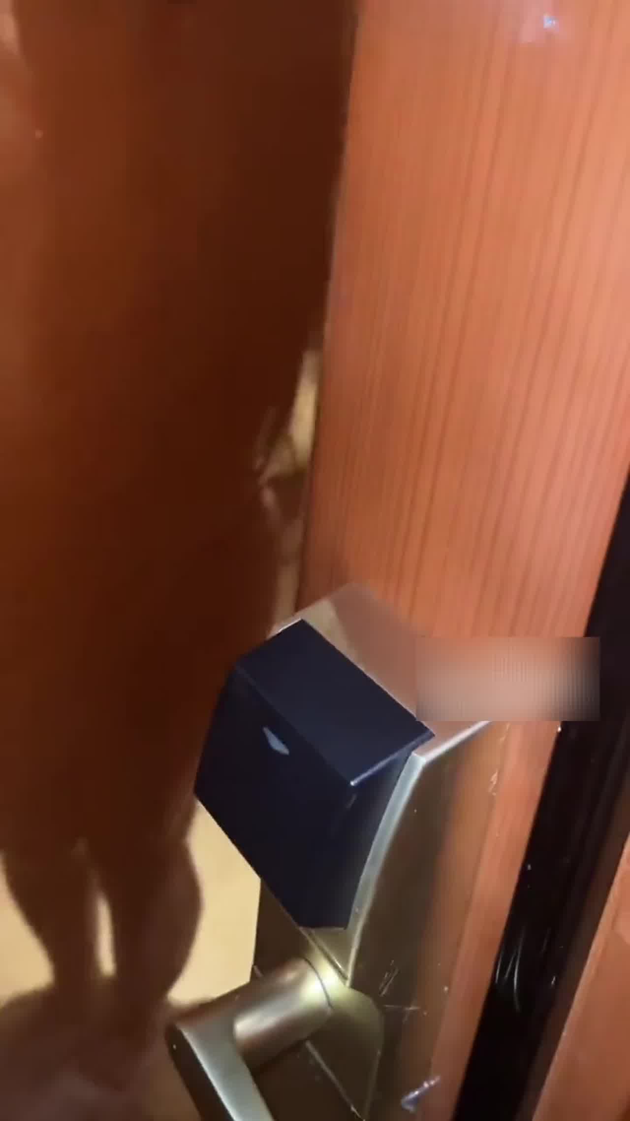  第一次约炮的大奶御姐 的剧照5