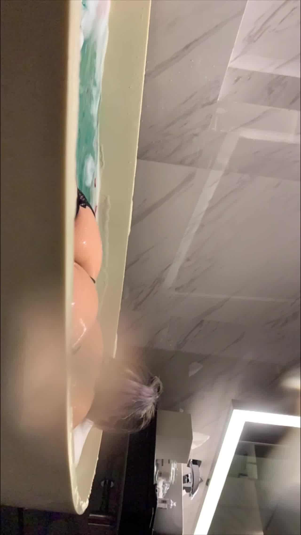  FUCK！我操！我操！太爽啊操！太爽了！啊”某约炮大神专约女留学生，极品学生妹被干的高潮爽到直爆粗口 的剧照5