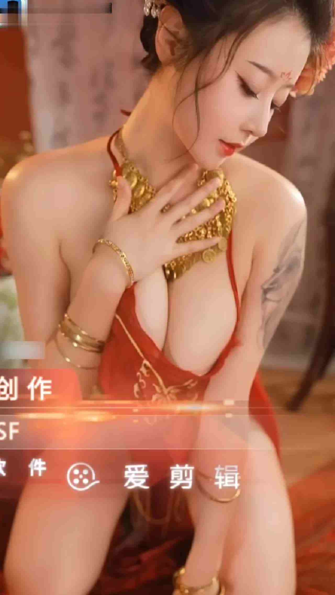  妩媚淫荡的骚舞看了让人喷鼻血 的剧照8