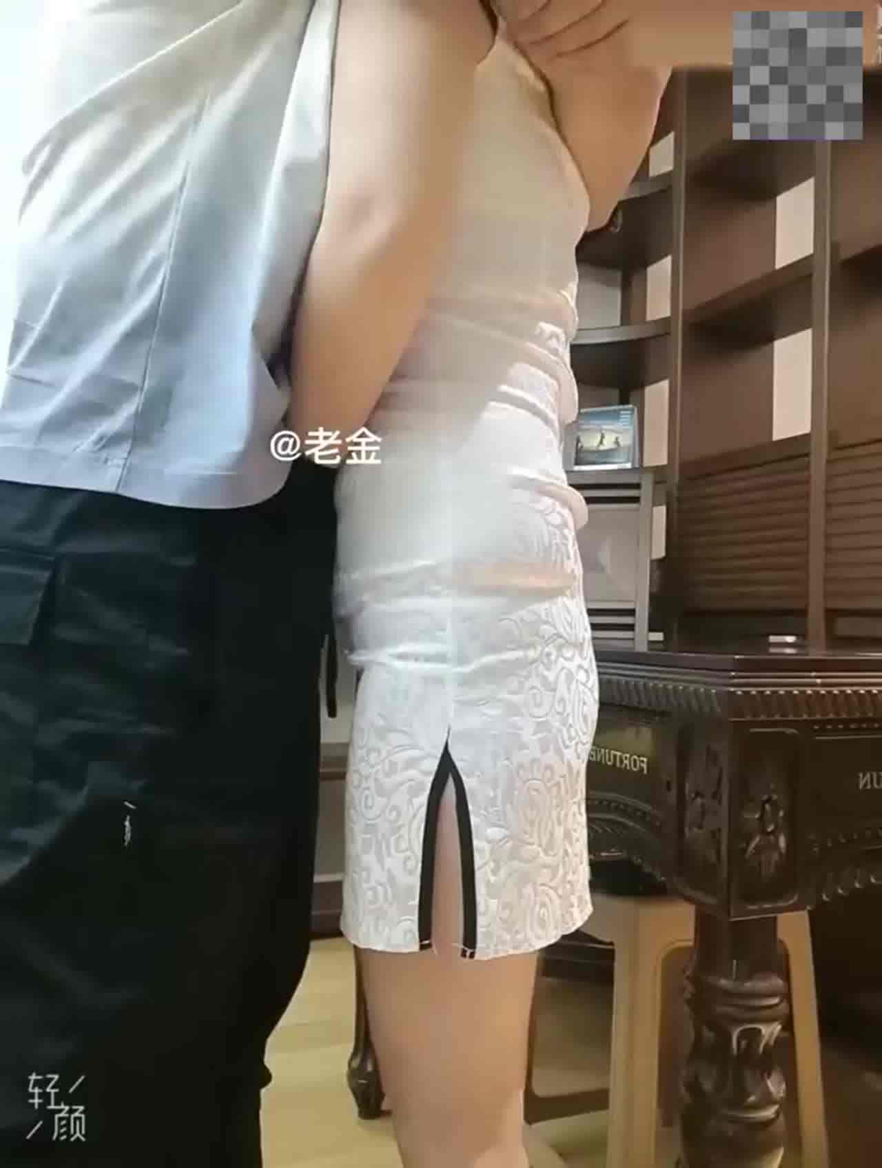  乱伦丈母娘  和穿旗袍丈母娘乱伦，媳妇怀孕待产女婿和岳母偷晴乱伦 的剧照7