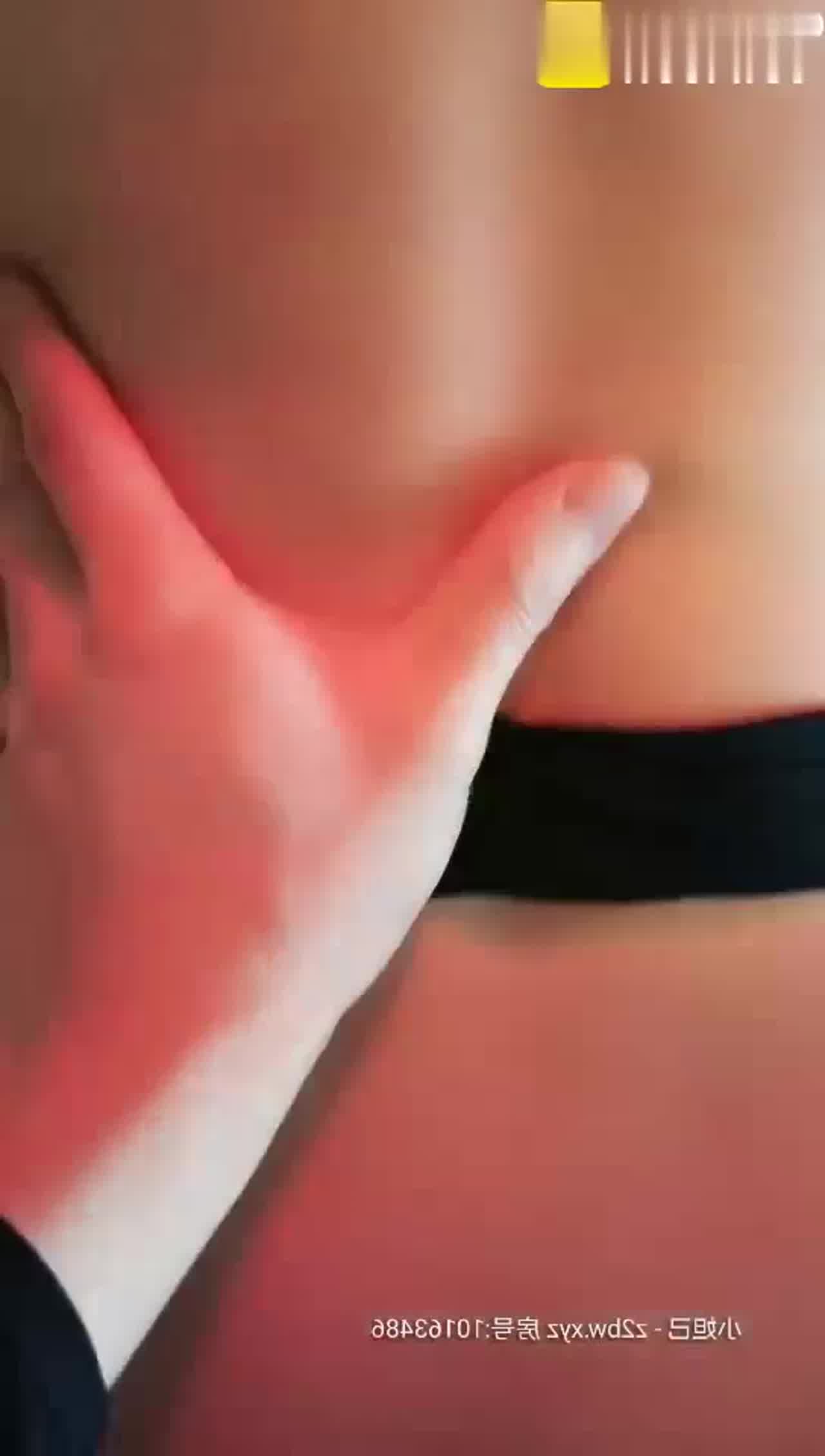  清纯嫩妹和男友性爱视频 的剧照1