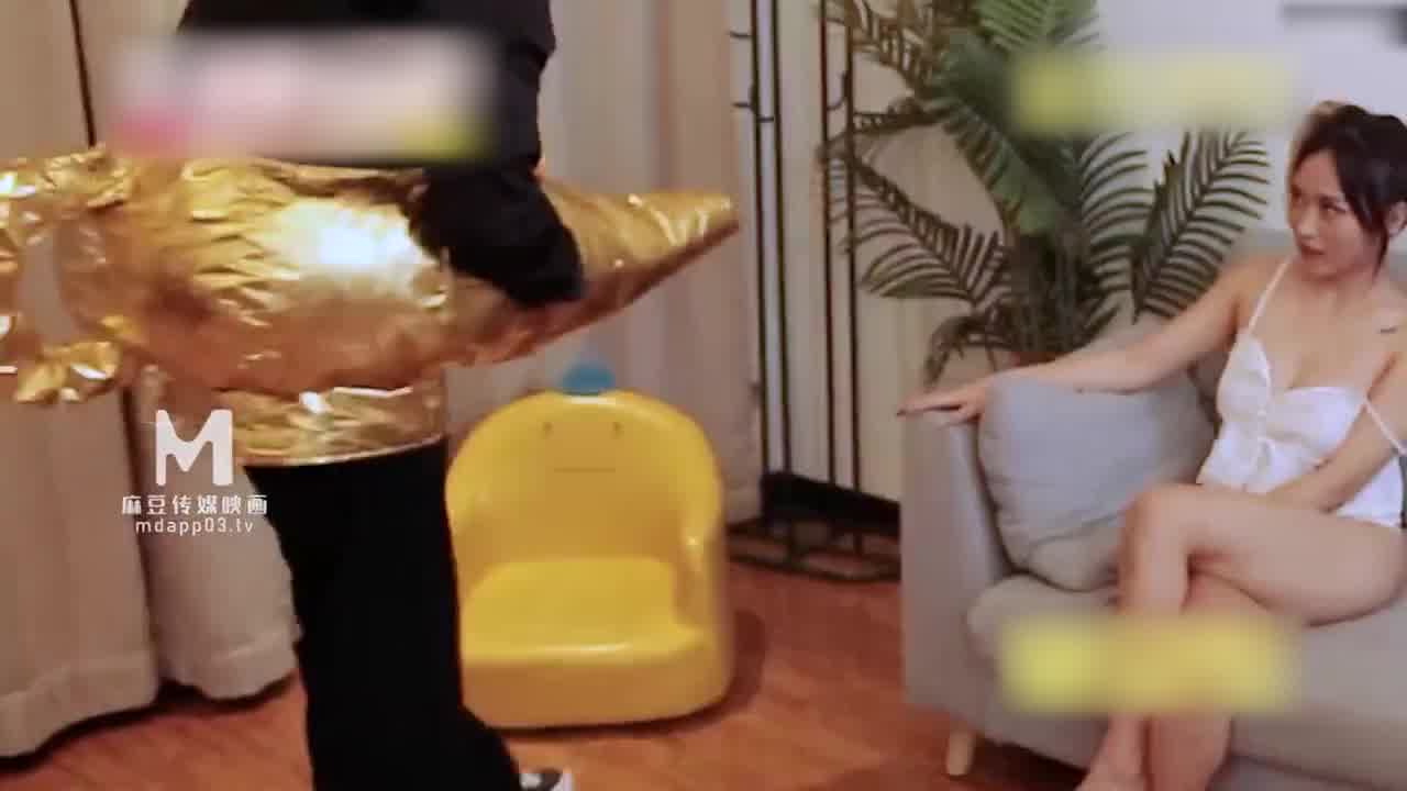  【深夜精腥秀】突袭女优家 女神骰子大挑战 的剧照2