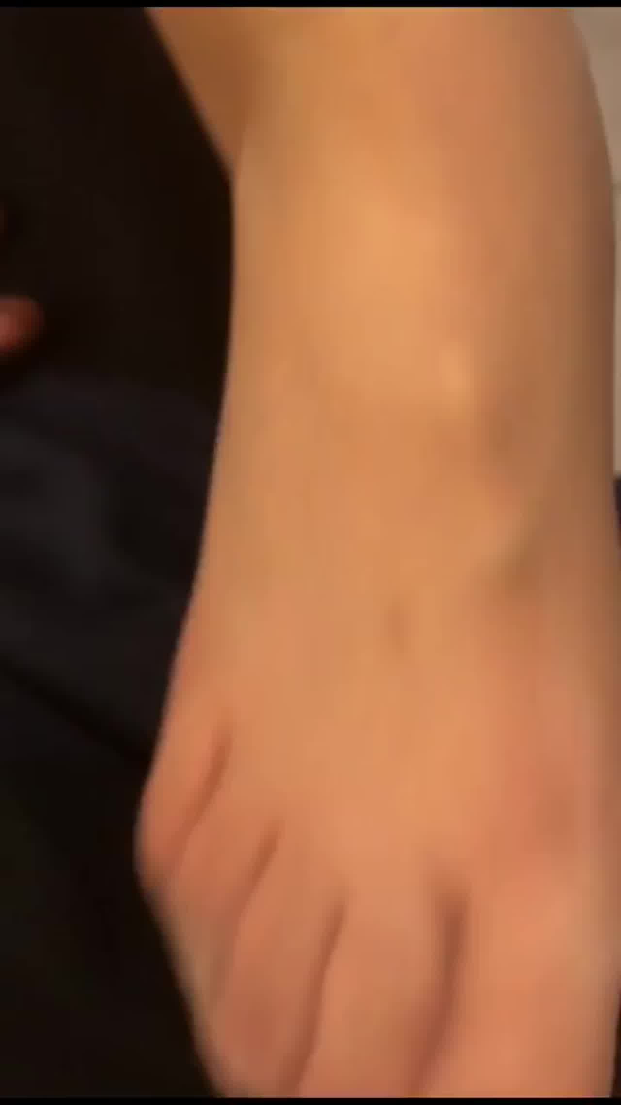  想舔空灵小姊姊脚指缝 的剧照9