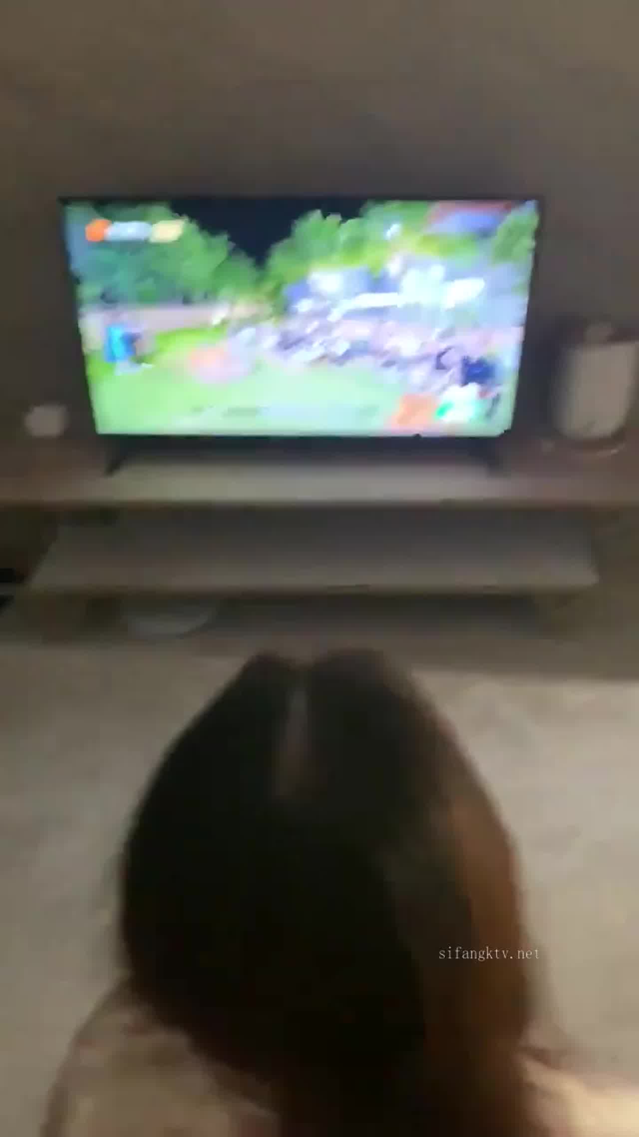  网红约啪调教美女都被征服了 的剧照3