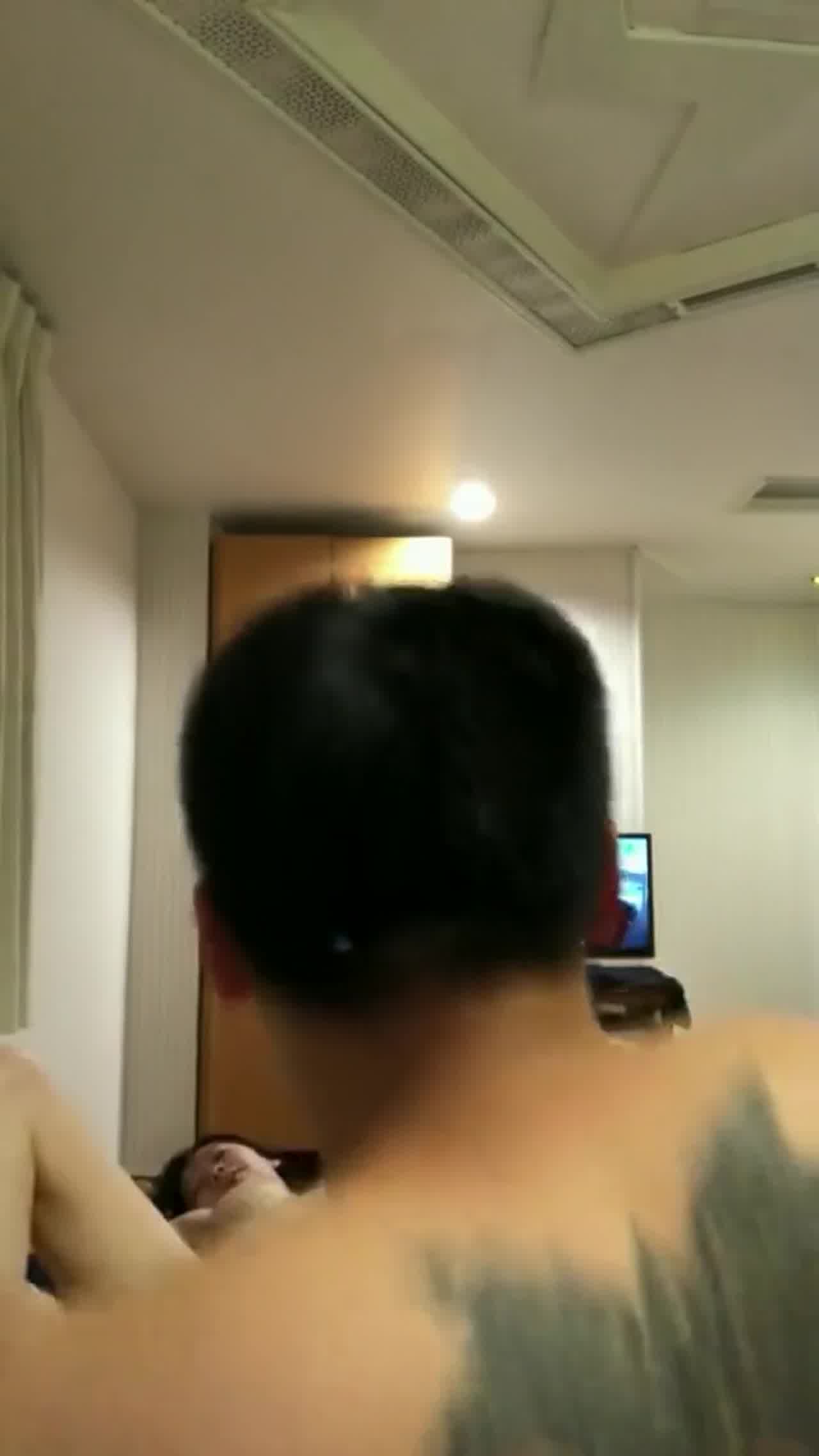  骑在上面挑逗奶子 的剧照8