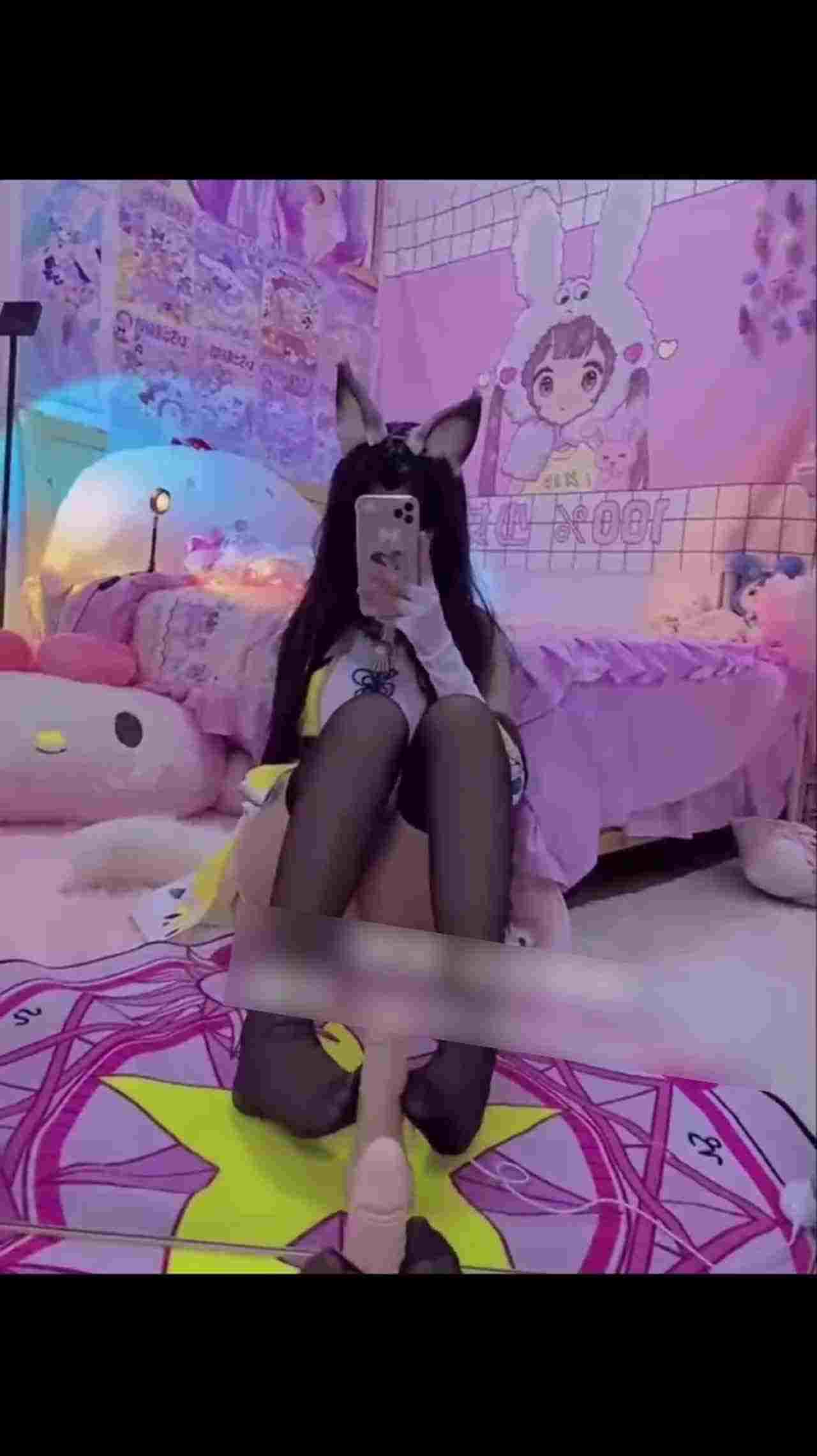  【怀孕萝莉】退圈一年的福利姬都去哪了？原来备孕去了，早期乱玩孩子他爹都不知道是谁又出来卖了 的剧照10