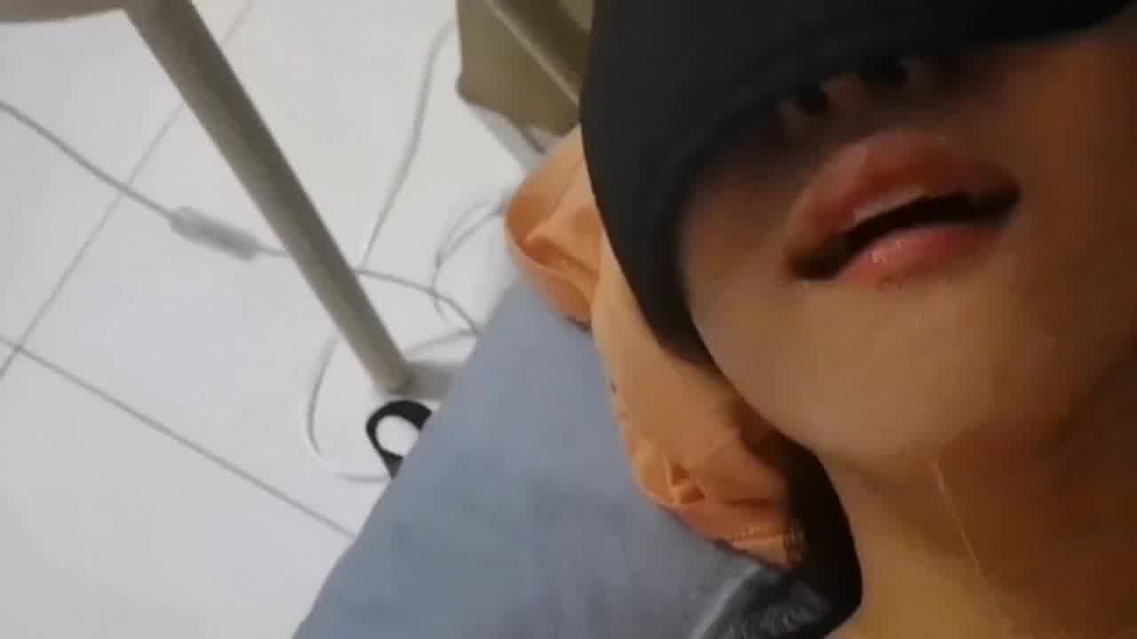  【LexisCandyShop】巨鸡巴深入小嘴巴最后在糙到高潮射精 的剧照4