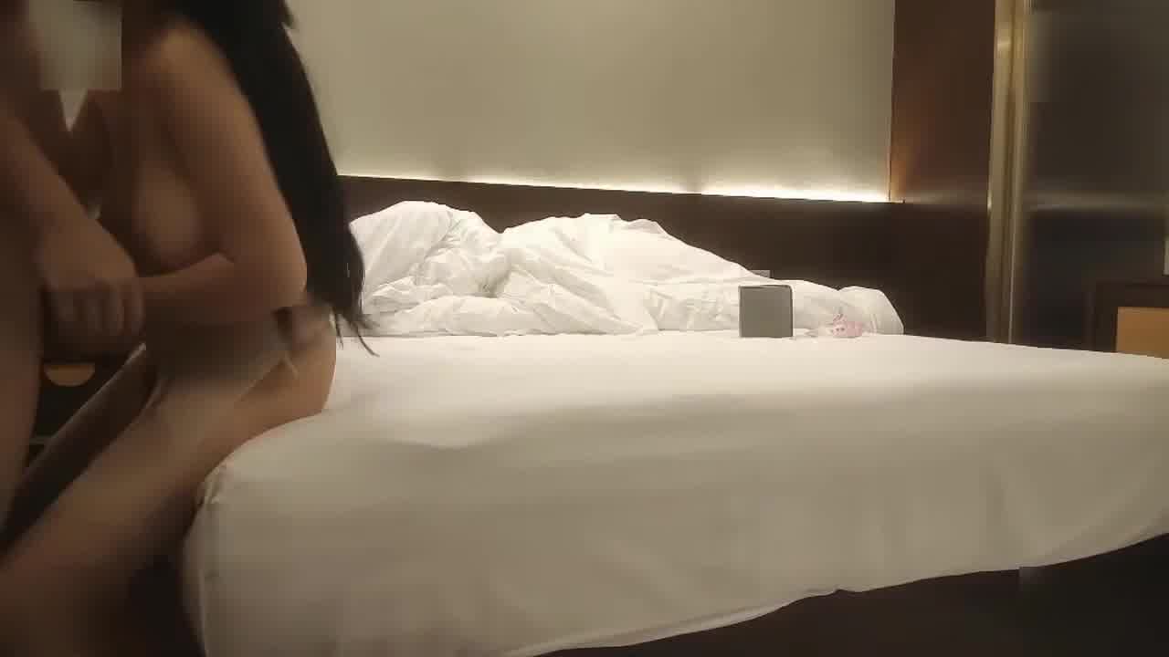  【巨乳轻熟女】身材丰满性格温柔，妩媚勾人，被小哥多姿势玩弄，啊好爽使劲，我高潮来了老公 的剧照9