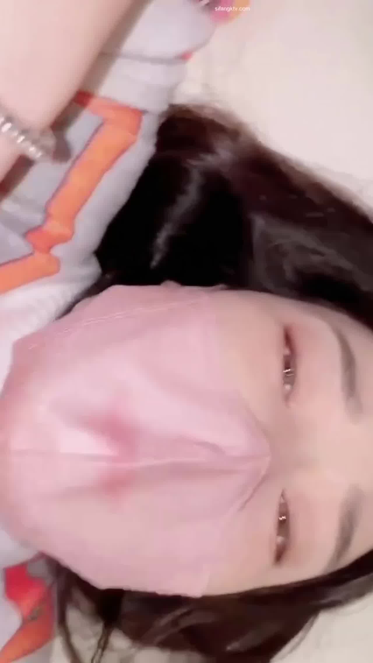  极品嫩模杭州白白最新啪啪私拍 的剧照1