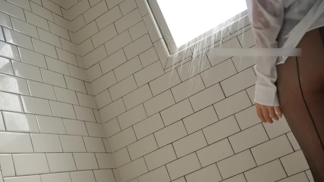  Yuna Tamago-衬衫黑丝湿身诱惑，自慰棒的抽插快感 的剧照9