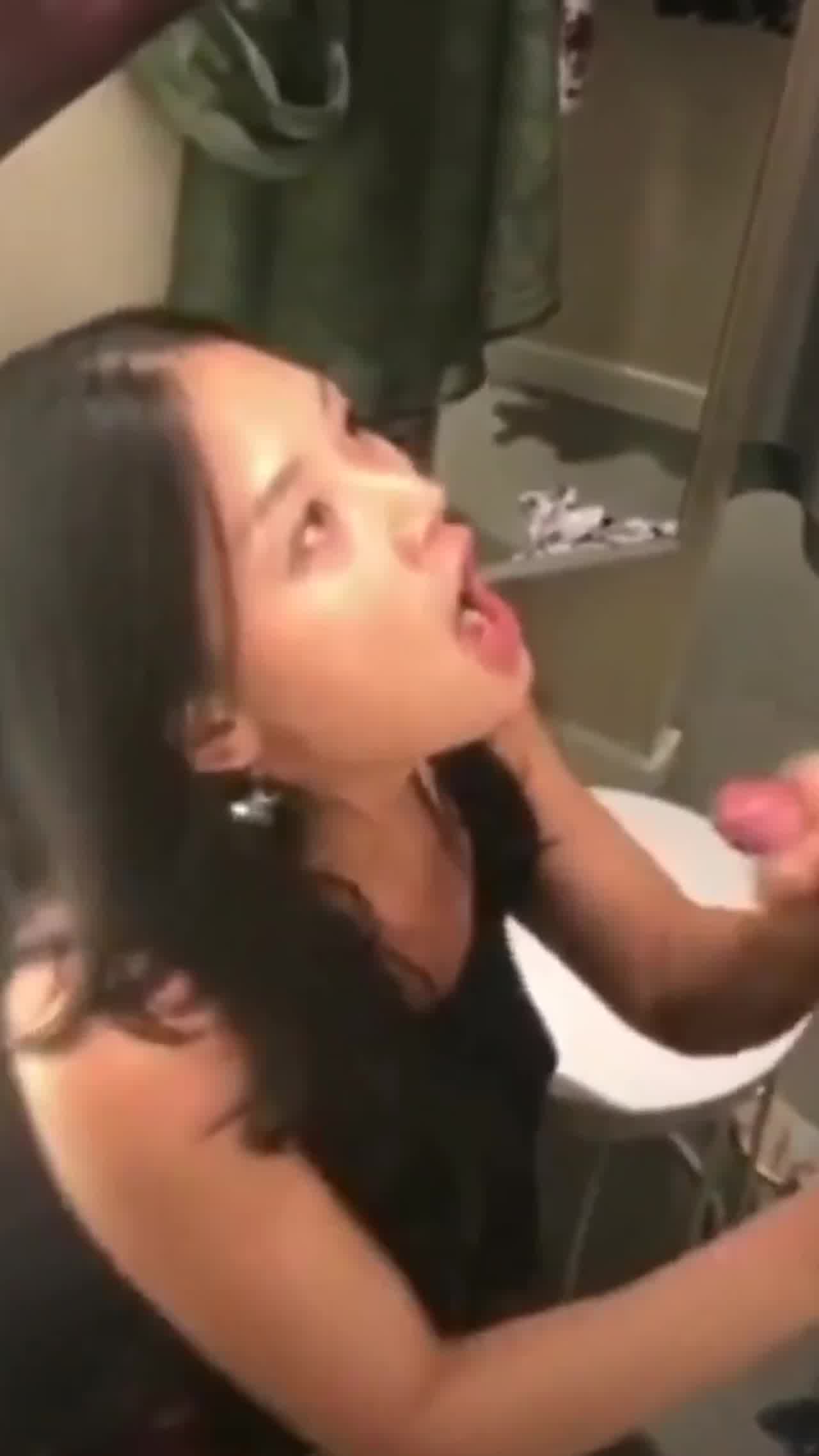  精厕女健身教练口交达人 的剧照4