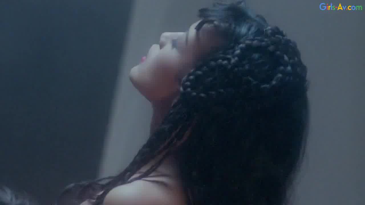  【经典三级】玉蒲团二之玉女心经，李丽珍-舒淇激情场面 的剧照3