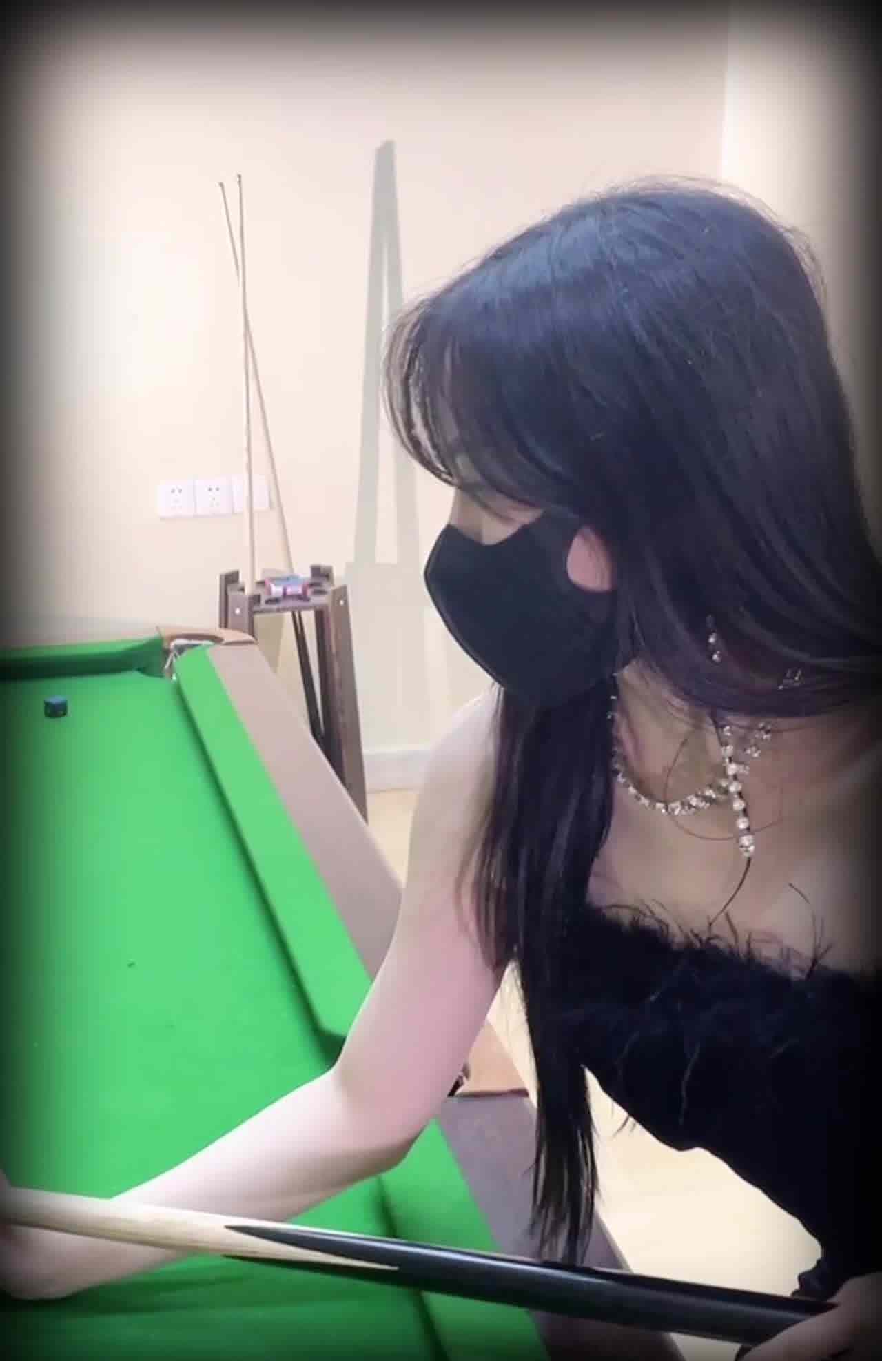  【小编推荐】三月樱花 性感台球女郎 输了球被迫啪啪 的剧照9