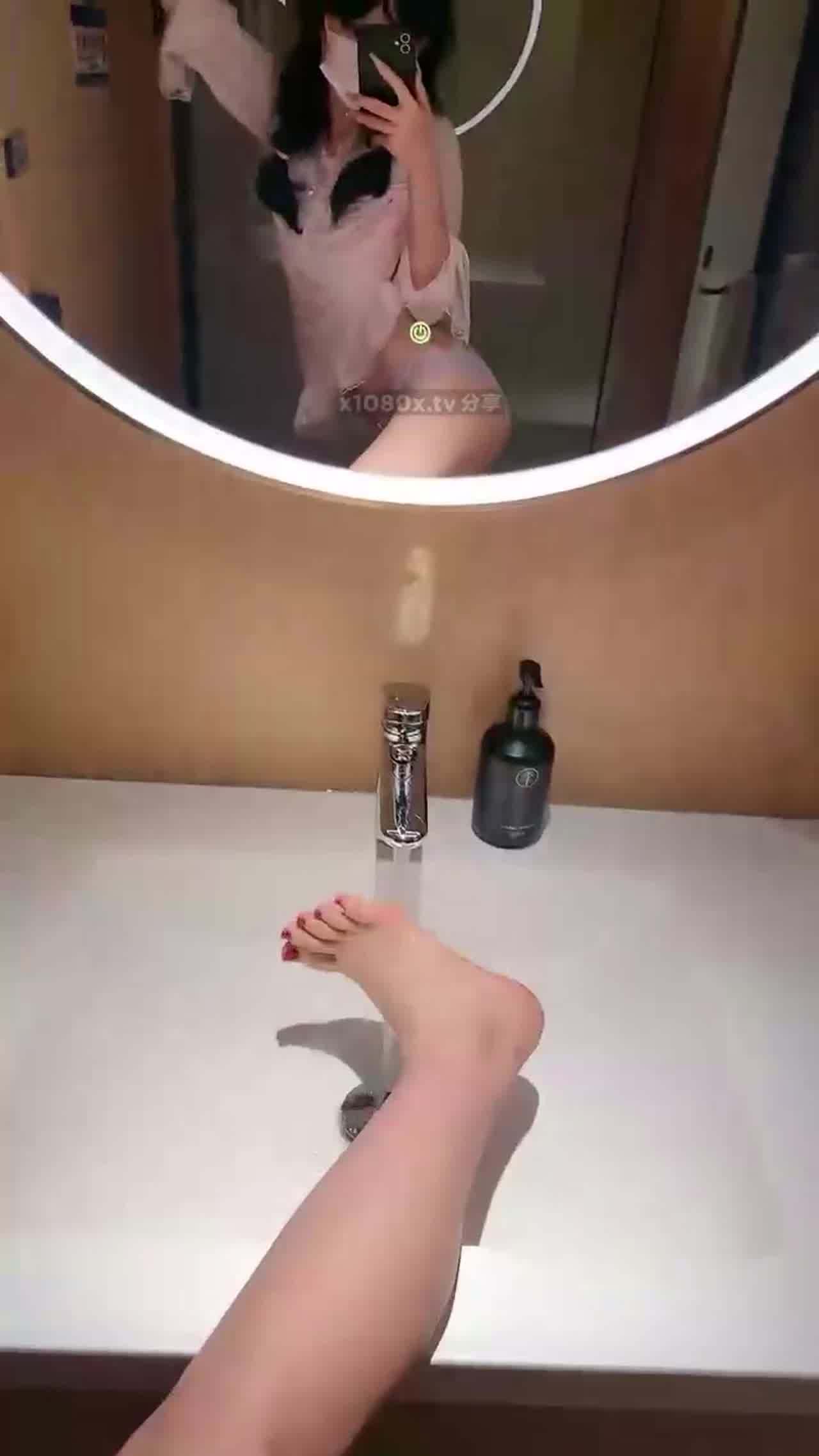  【闻闻酱】做爱教学纯欲少女主播酒店 校花级美女无套约啪 的剧照10