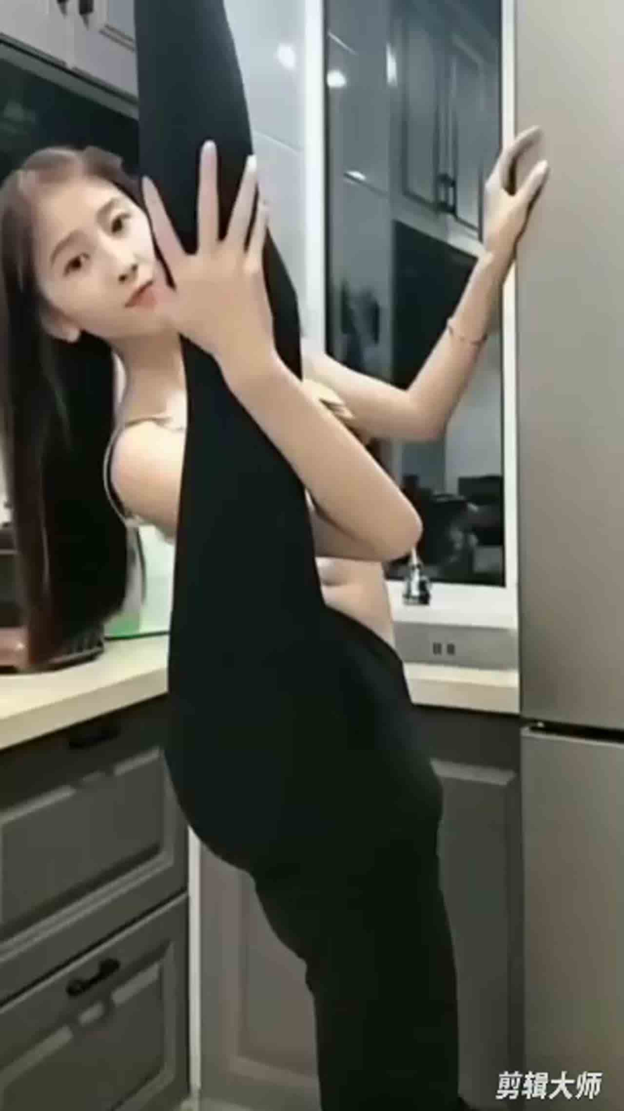  可爱芭蕾舞者的极致柔软度 的剧照9