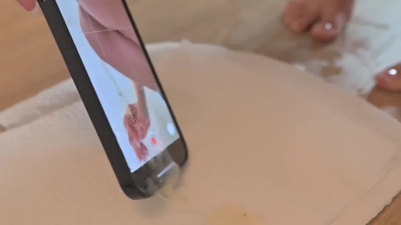  这肛交有够骚！真不愧是露丝姊，顶的一匹 的剧照6